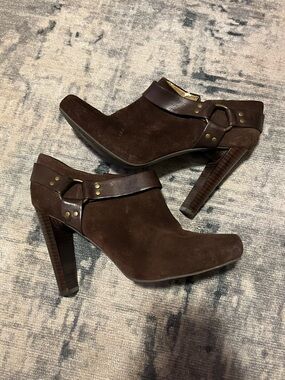 Jessica Simpson Brown Leather Harness Ankle Booties Size 9.5B Chunky Heel
